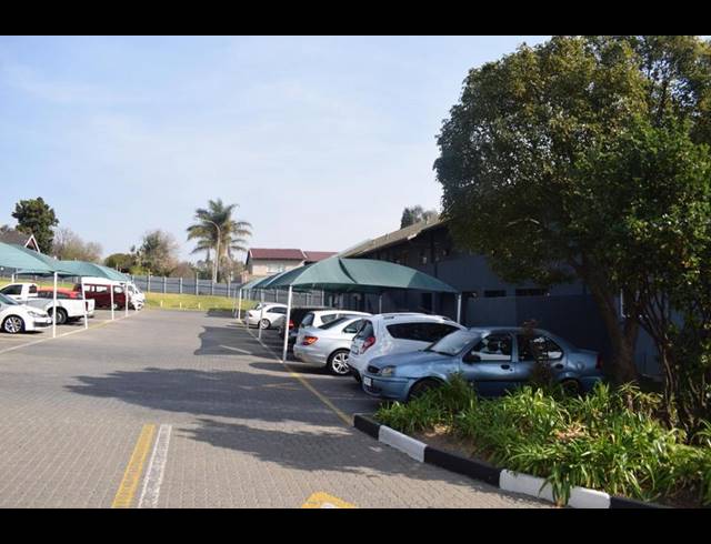 2 BEDROOM TOWNHOUSE FOR SALE IN KEW